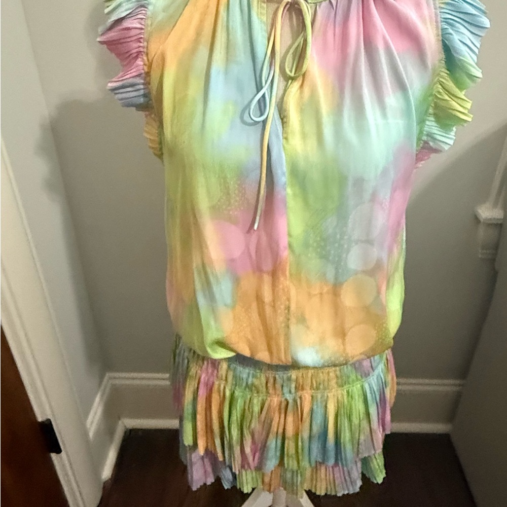 Colorful Tie-Dye Dress with Ruffle Sleeves